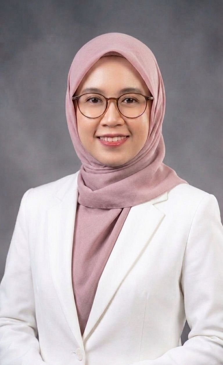 Foto apt. Vina Fauziah, M.S.Farm.
